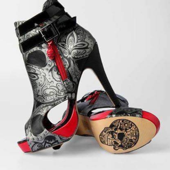 Iron Fist Shoes - Iso I have looked allover for these shoes.